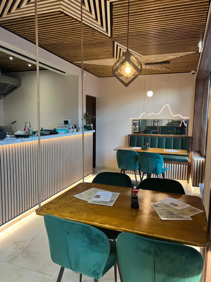Zona barului din restaurantul Gust Japonez, Ștei