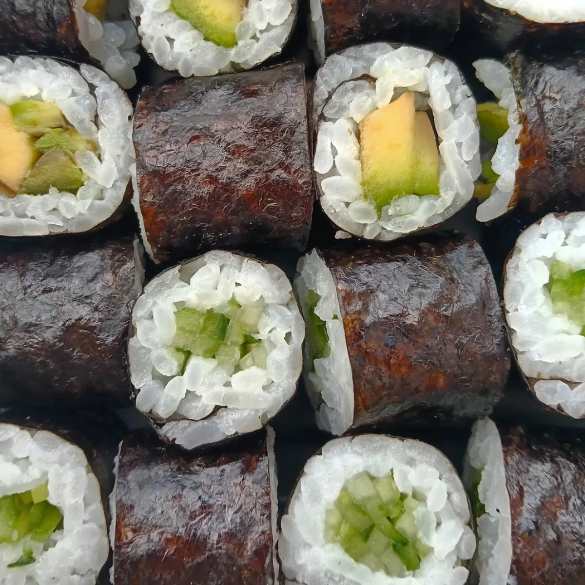 Maki Avocado sau Castravete